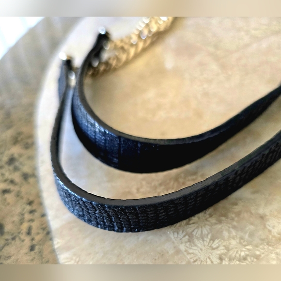 Henri Bendel No. 7 Blue Quilted Leather Expandable Zipper Shoulder Bag NWOT - Picture 14 of 16